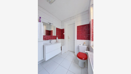 Avenue Reine Astrid - 78 - - 4500