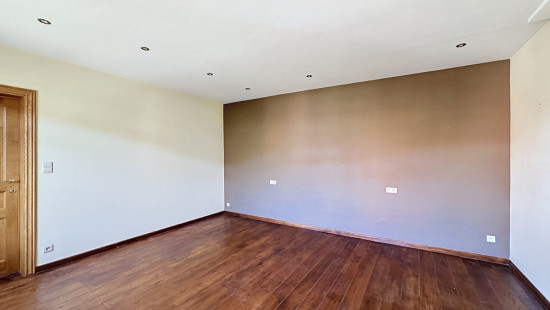 Rue Nicolas Jadot - 24 - - 4500
