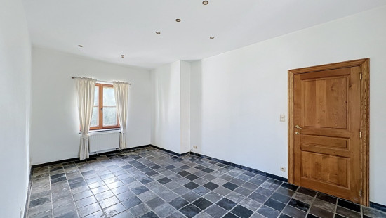 Rue Nicolas Jadot - 24 - - 4500
