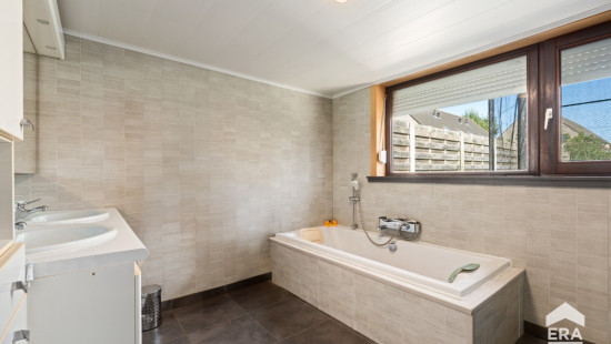Torhoutstraat - 74 - - 8810