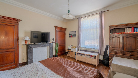 Rue Entreville - 11 - - 5650