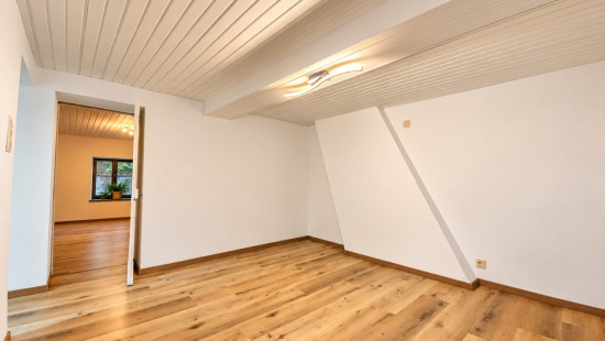 Rue Albert 1er - 83 - - 5640
