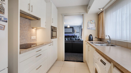 Clement D&#039;hooghelaan - 38 B - - 9140