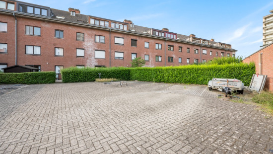 Statieplein STAANPLAATSEN - 46 - - 9200
