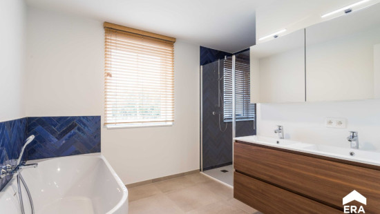 Ouderwijk - 31 - - 8810