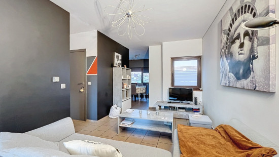 Place Verhaeren - 18 - - 4100