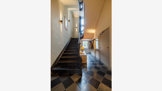 Place du Chapitre - 19 - - 5300