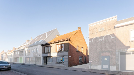 Statiestraat - 11 - - 8720