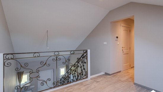 Stationsstraat - 42 - - 3941