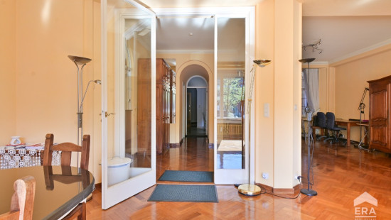 Avenue Franklin Roosevelt - 210 - - 1000