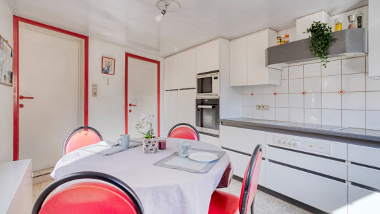 Statiestraat - 81 - - 9870