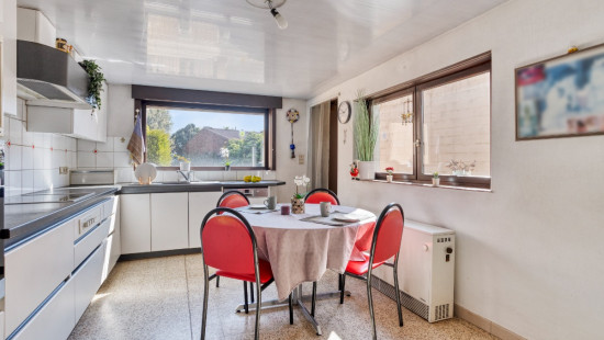Statiestraat - 81 - - 9870
