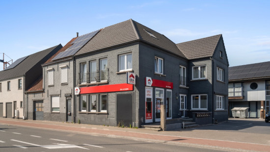 Stationsstraat - 38 - - 9890