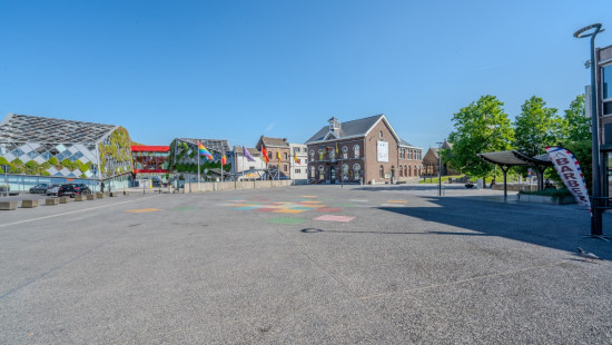 Place Jean Jaurès - 33 - - 4040