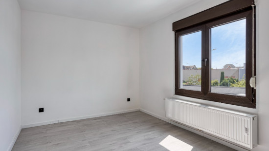 Appeldonkstraat - 79 - - 2830