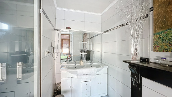 Rue Jules Cousin - 79 - - 7080