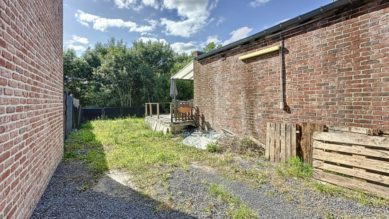 Rue Jules Cousin - 79 - - 7080