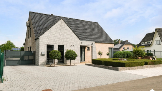 Klaverstraat - 2 - - 3940