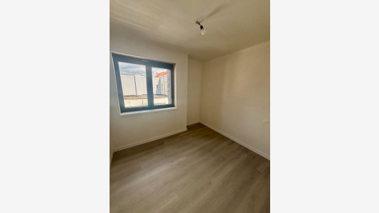 Neuvillestraat - 1 - - 8930