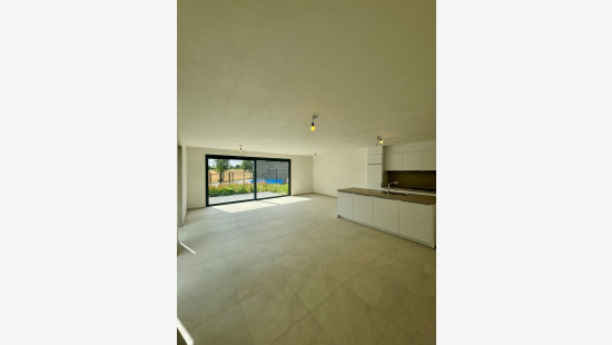 Neuvillestraat - 1 - - 8930