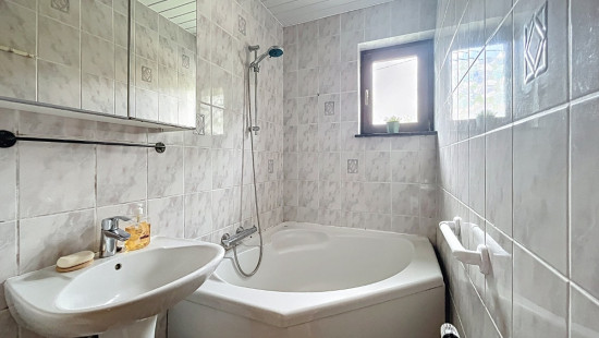 Rue Pery-Hameau - 11 - - 4870