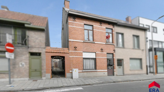 Pastoor De Nevestraat - 55 - - 9900