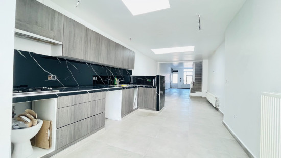 Moeskroenstraat - 91 - - 8930