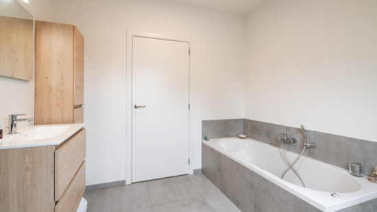 Antwerpsesteenweg - 139G - - 9140