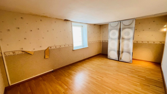 Komenstraat - 105 - - 8940