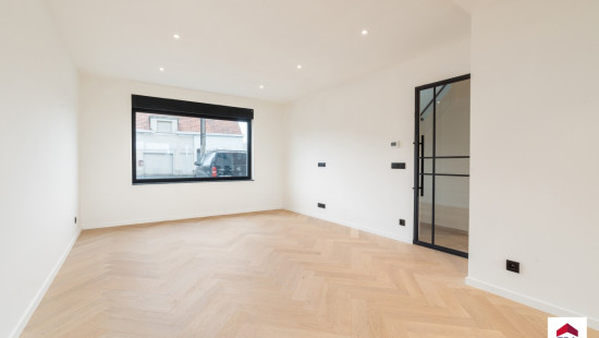 Leegstraat - 157 - - 8780