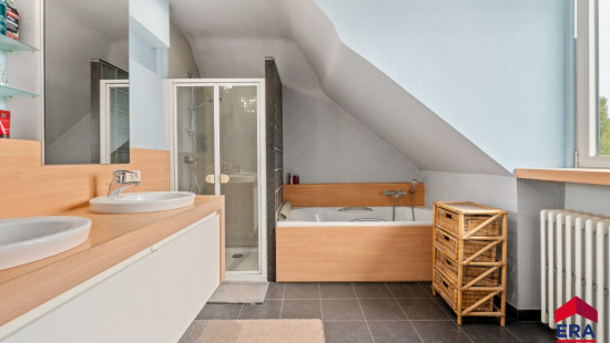 Frezenbergstraat - 104 + 104A - - 8980