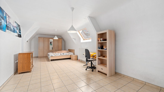 Burgemeester Van Ackerwijk A - 1 - - 9240