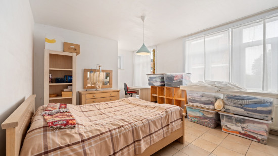 Burgemeester Van Ackerwijk A - 1 - - 9240