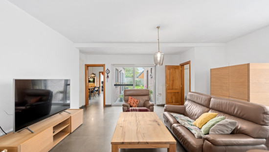 Burgemeester Van Ackerwijk A - 1 - - 9240