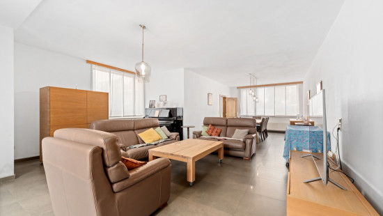 Burgemeester Van Ackerwijk A - 1 - - 9240