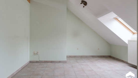 Burgemeester van Lindtstraat - 17 - bus 7 - 3900