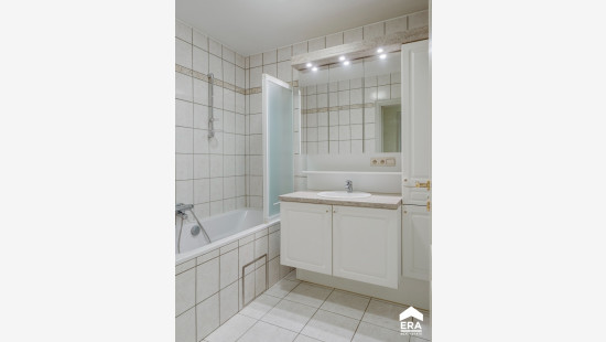 Burgemeester van Lindtstraat - 17 - bus 7 - 3900