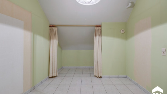 Burgemeester van Lindtstraat - 17 - bus 7 - 3900