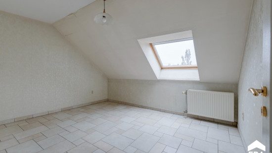 Burgemeester van Lindtstraat - 17 - bus 7 - 3900