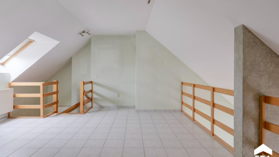 Burgemeester van Lindtstraat - 17 - bus 7 - 3900