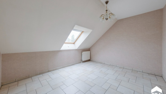 Burgemeester van Lindtstraat - 17 - bus 7 - 3900