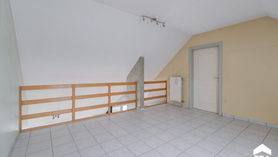 Burgemeester van Lindtstraat - 17 - bus 7 - 3900