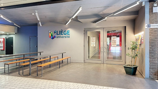 Place de la République Française - 33 - 70 - REZ R70 - 4000