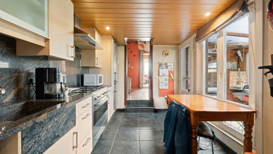 Staakstraat - 21 - - 9960