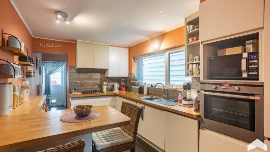 Dokter Jozef Kluyskensstraat - 36 - - 9300