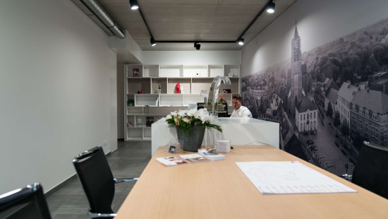 Markt - 70 - 1 - 2400