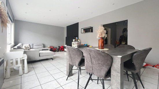 Rue du Centre - 34 - - 4420