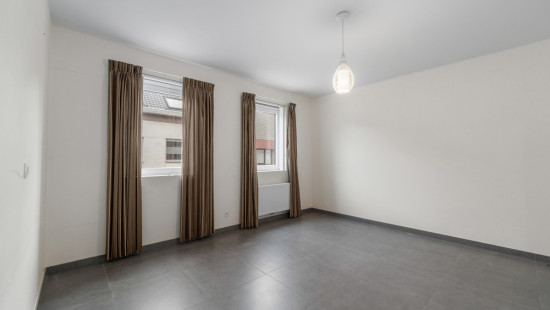 Hoogstraat - 5 bus 4 - - 9960