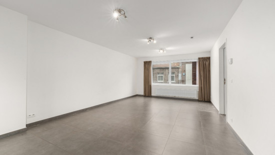 Hoogstraat - 5 bus 4 - - 9960