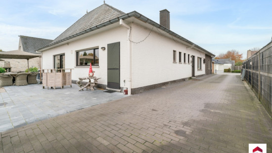 Museumstraat - 28 - - 9881